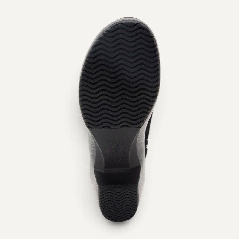 melina boot black