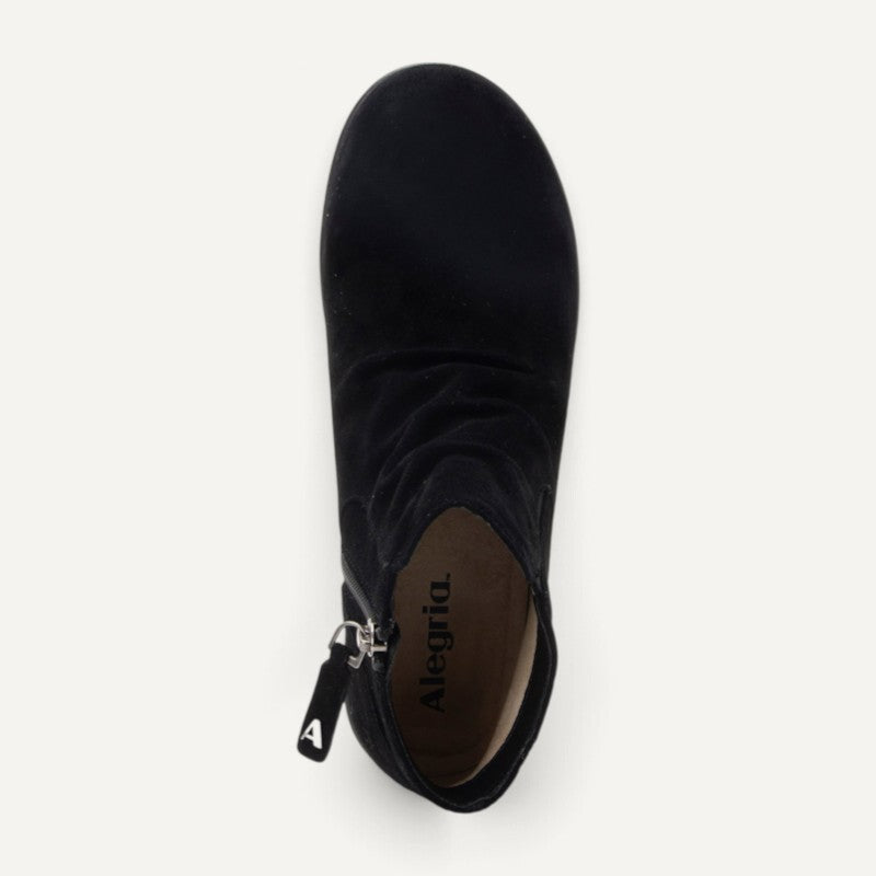 melina boot black
