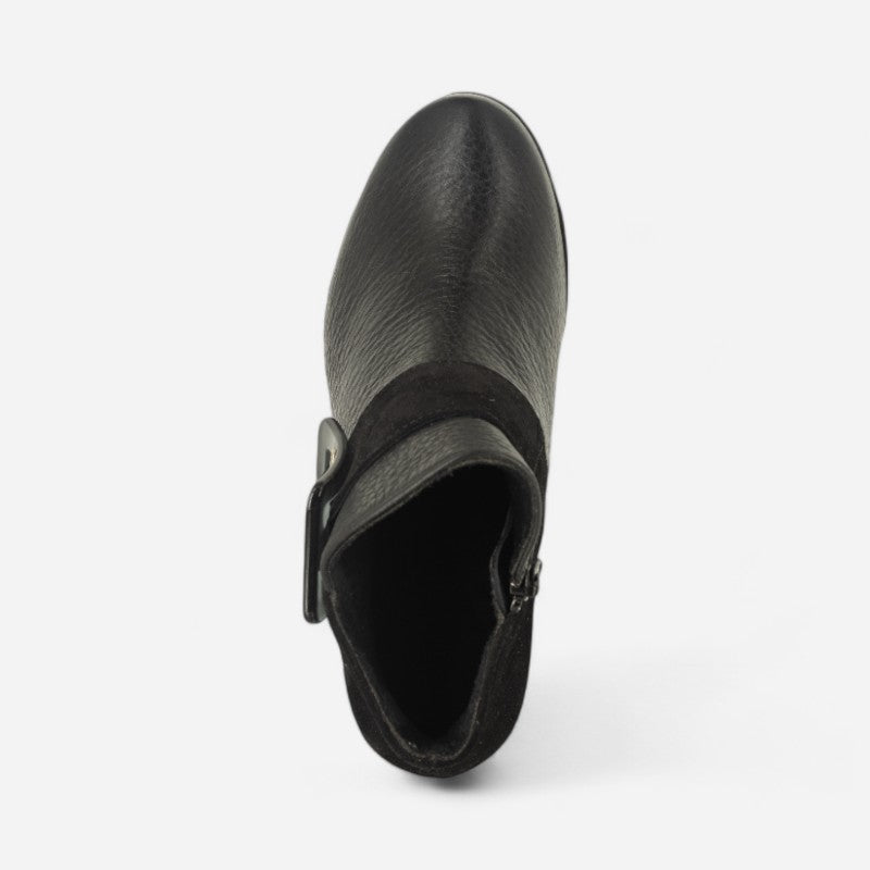 2494 Buckle Boot Black Comb